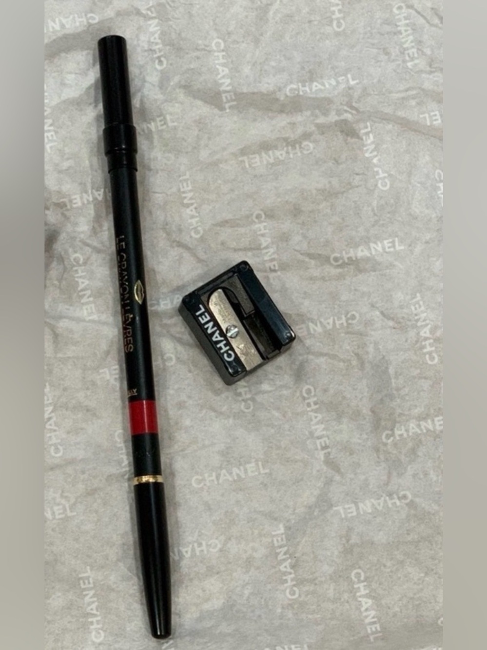 CHANEL Red lip liner